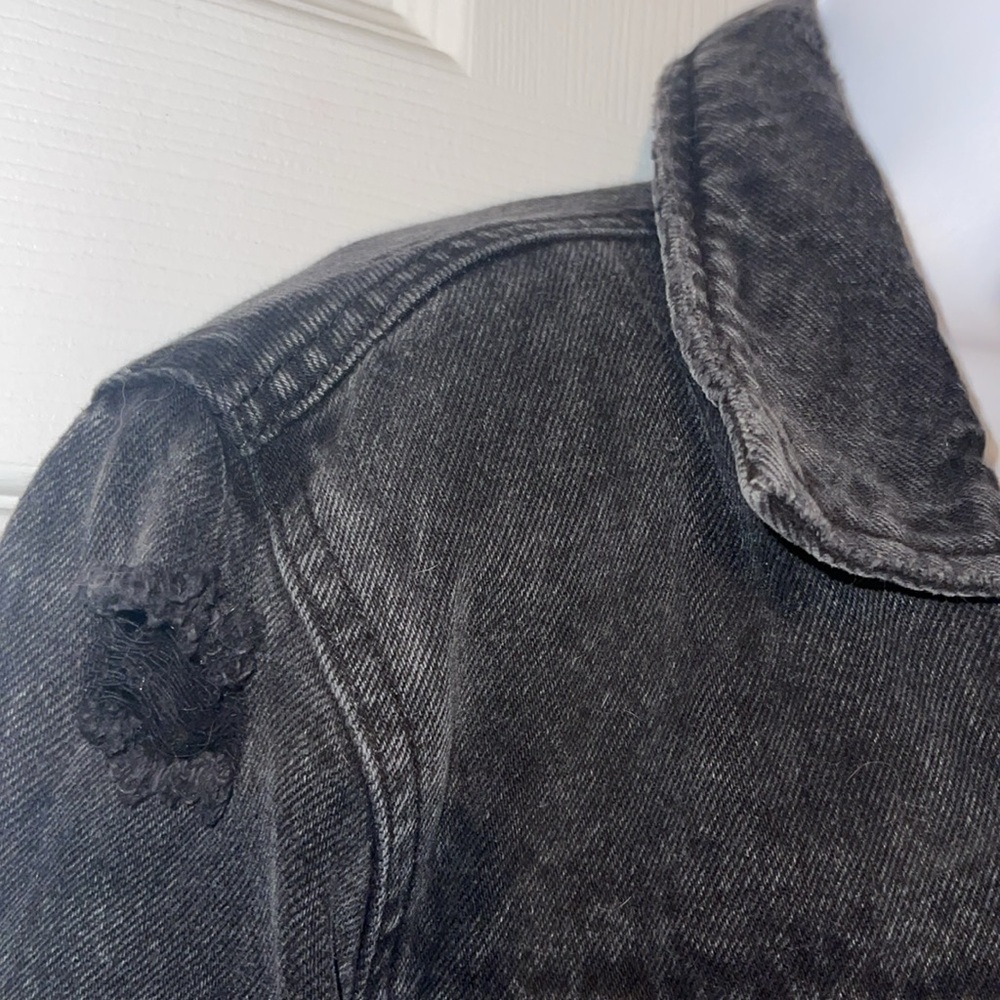 Distressed jean jacket - Picture 8 of 10